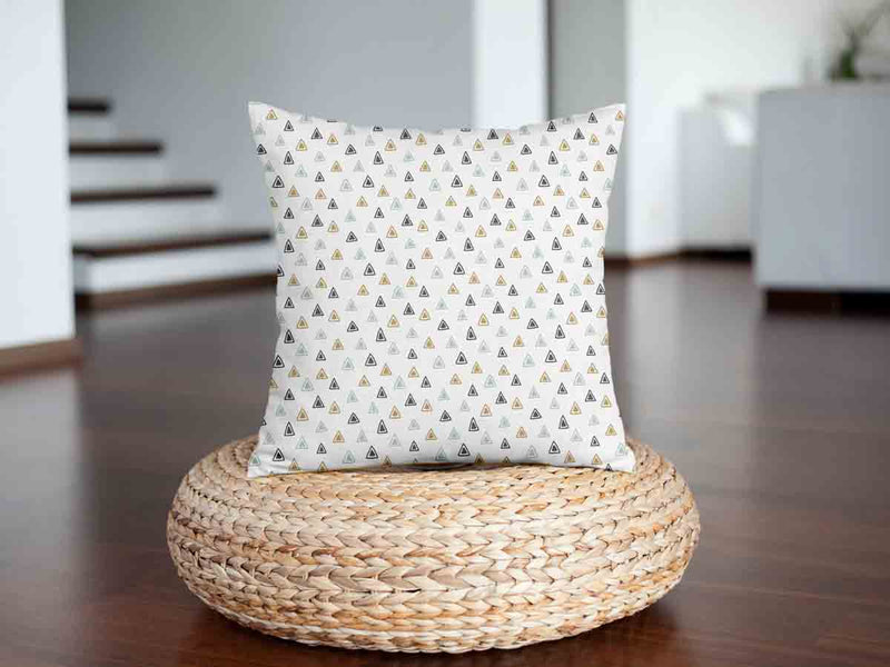 Health pillow with small triangles