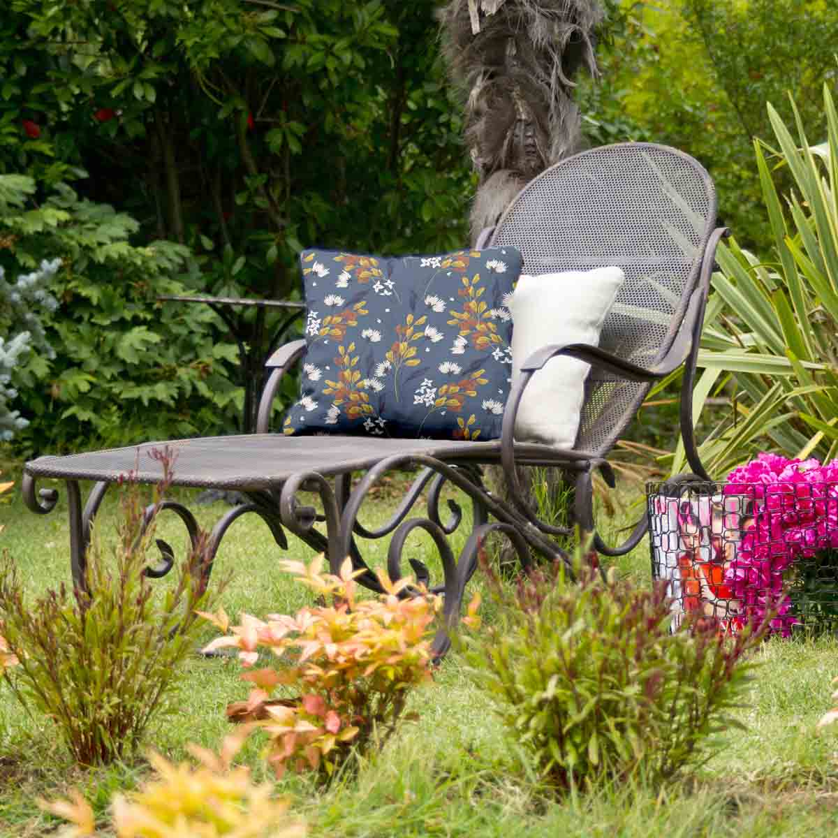Coussin de santé bleu avec bouquet de fleurs