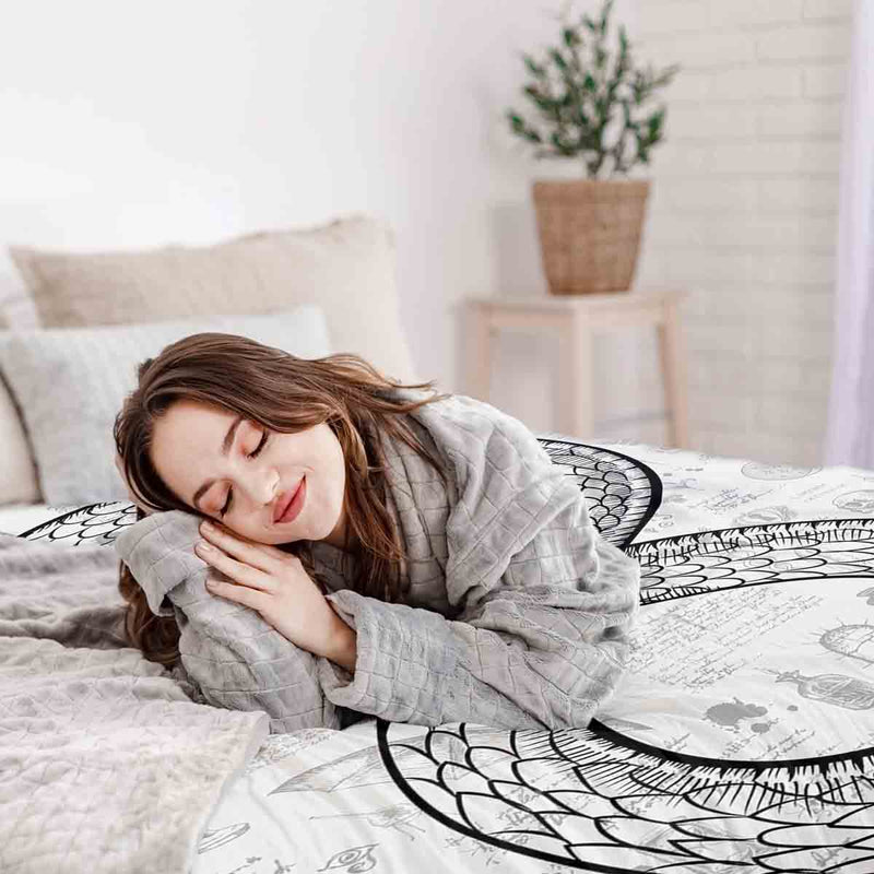Therapy blanket and bedding set with snake motif.