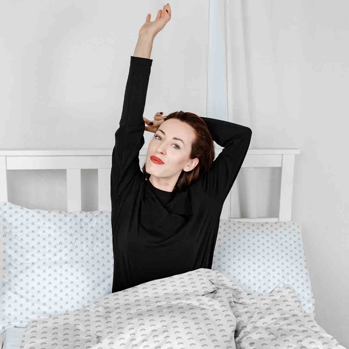 Therapy blankets bedding set white with arrows