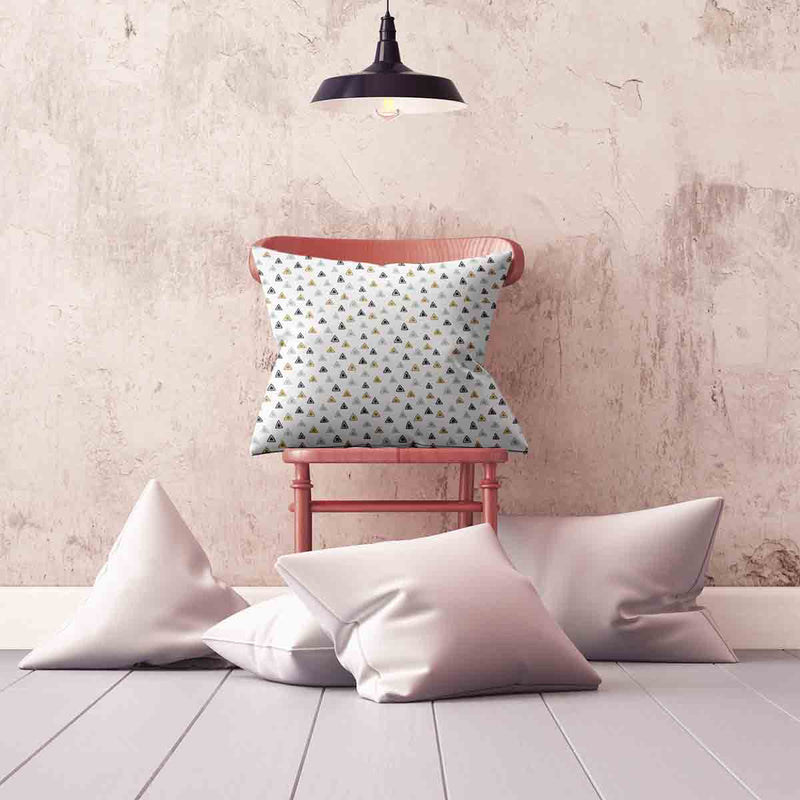 Health pillow with small triangles