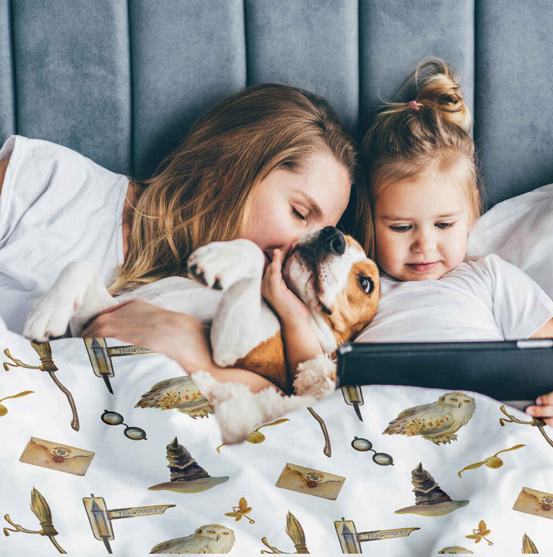 Therapy blanket and bedding set, white with owls.