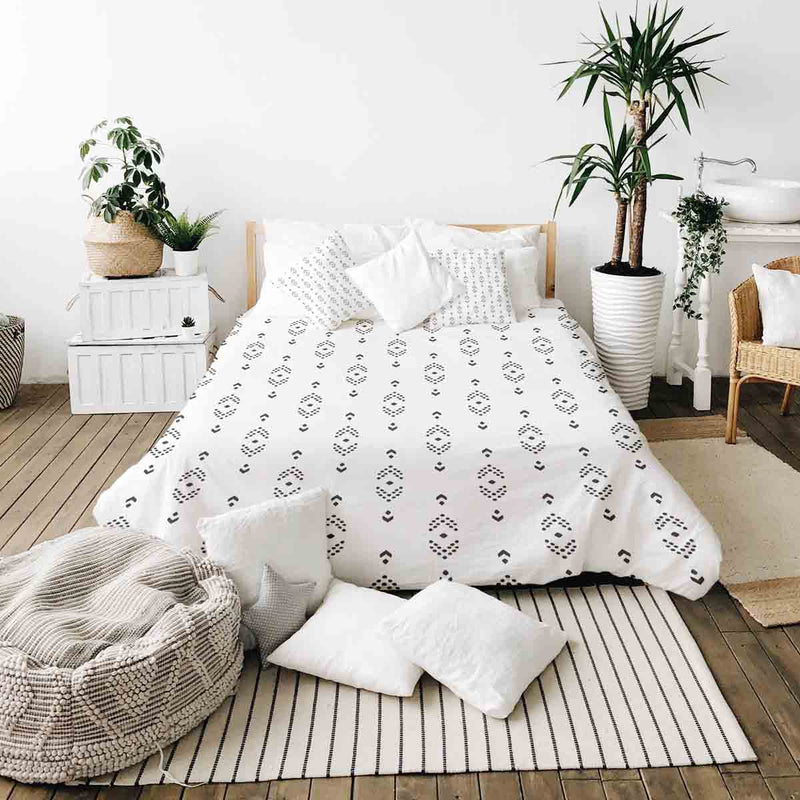 Original therapy blanket - cotton cover white with black arrow pattern