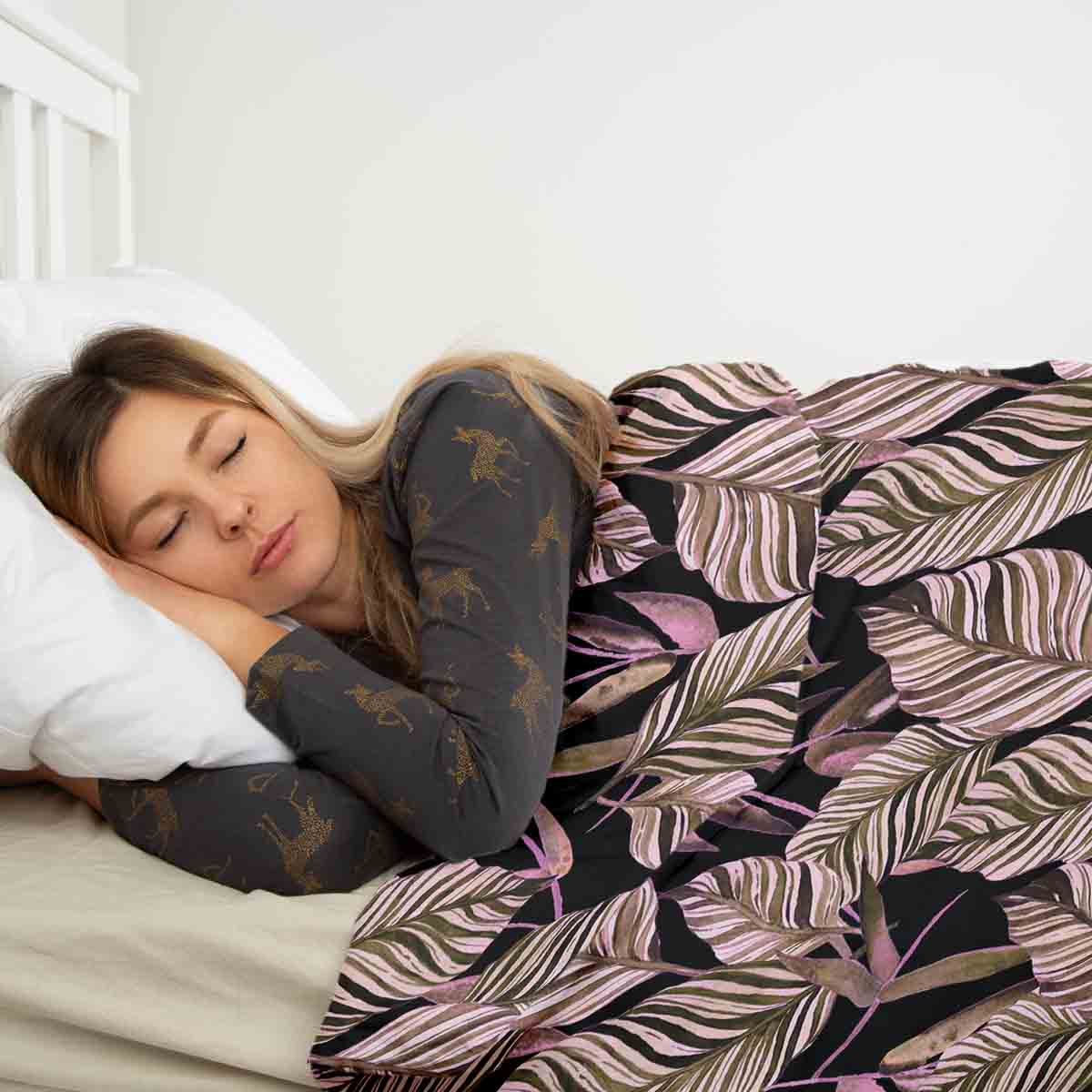 Couette thérapeutique ensemble de literie noir avec feuilles violettes